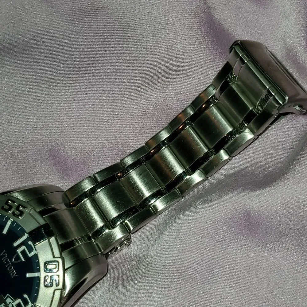 Mens Large Victory Instruments 1197 Chrono Watch Silver & Blue Date Window Bezel